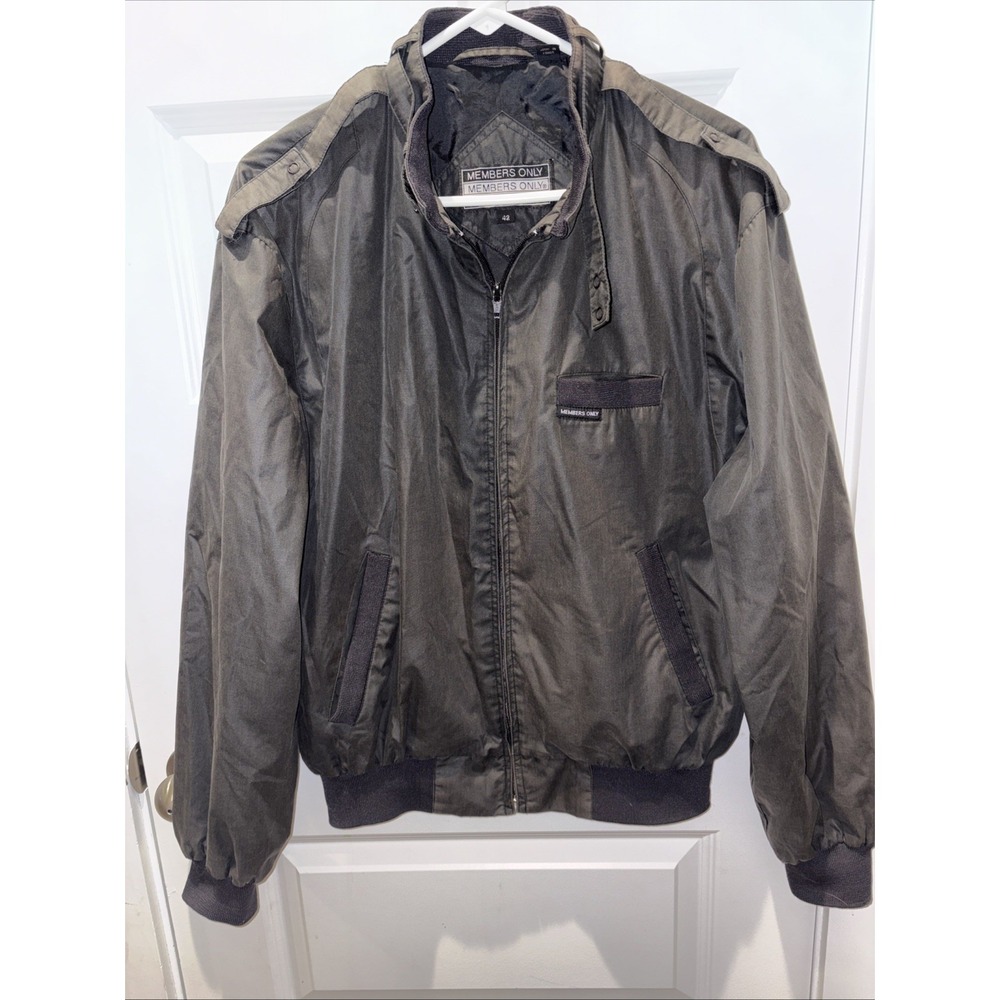 Members Only Jacket Mens Sz 42 Black Iconic Racer Nylon Zip Windbreaker